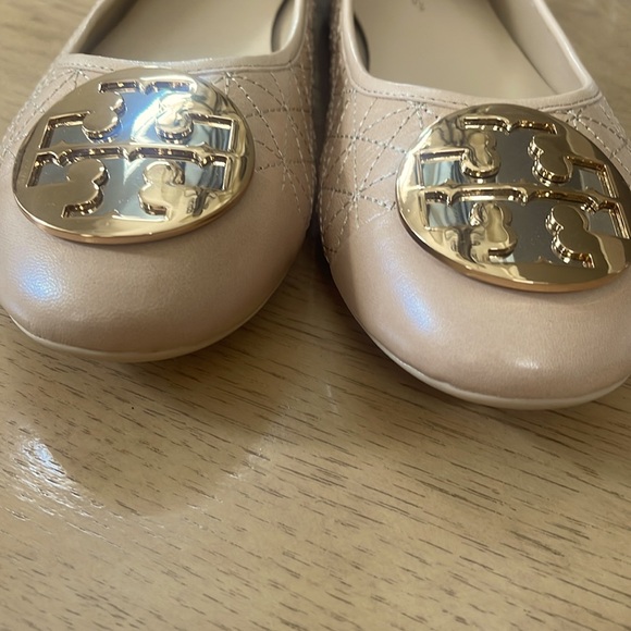 TORY BURCH  (BRAND-NEW ) - Picture 5 of 9